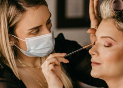 Kvalitný make-up pre zrelú pleť? Nemusí byť problém!
